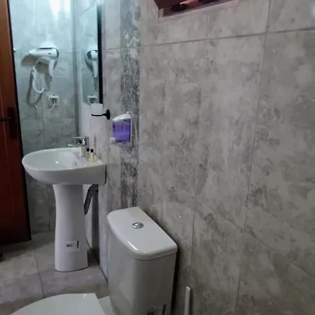 Efe Hotel *